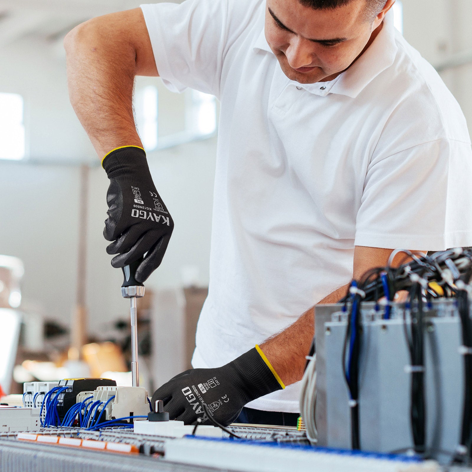 Seamless Knit Polyester Work Gloves with Nitrile Coated on Palm and Fingers