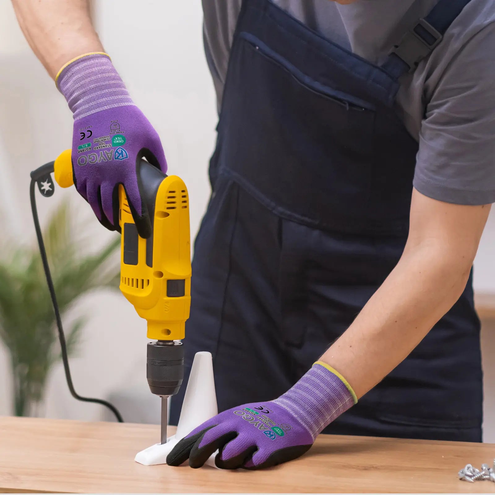 KG18N Seamless Knit Nylon Work Gloves with Microfoam Nitrile Coated on Palm and Fingers