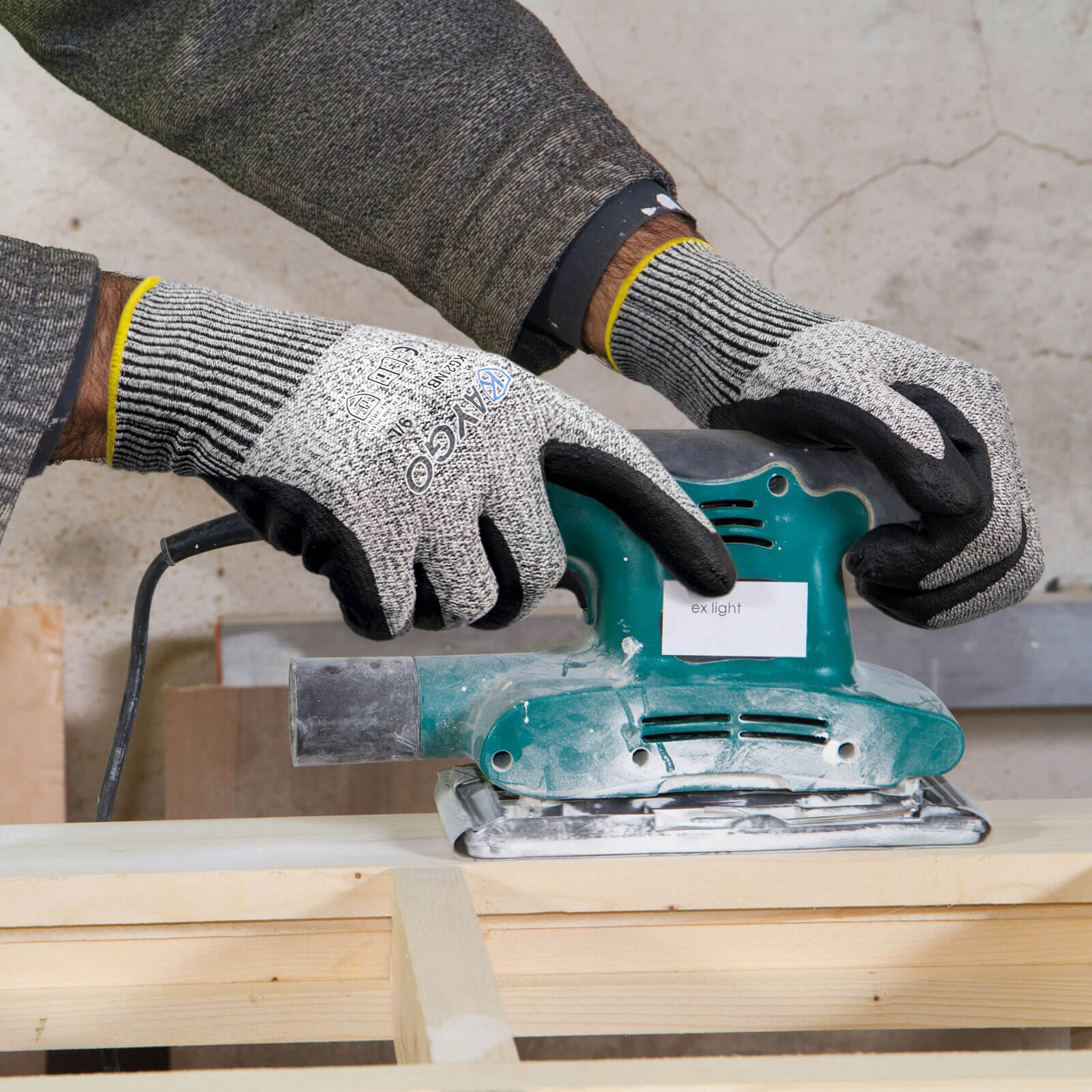 A3 Cut Resistant HPPE Work Gloves with Microfoam Nitrile Coated on Palm and Fingers