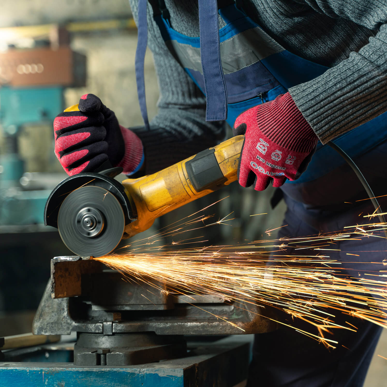 A4 Cut Resistant Work Gloves with Nitrile Coated on Palm & Fingers