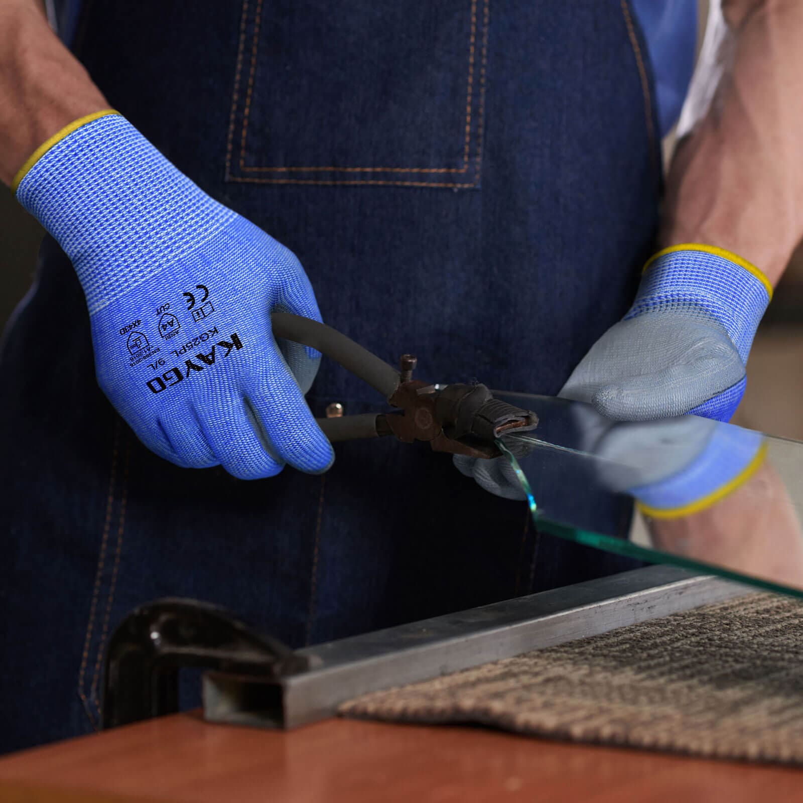 A4 Cut Resistant Gloves with PU Coated Smooth Grip on Palm & Fingers