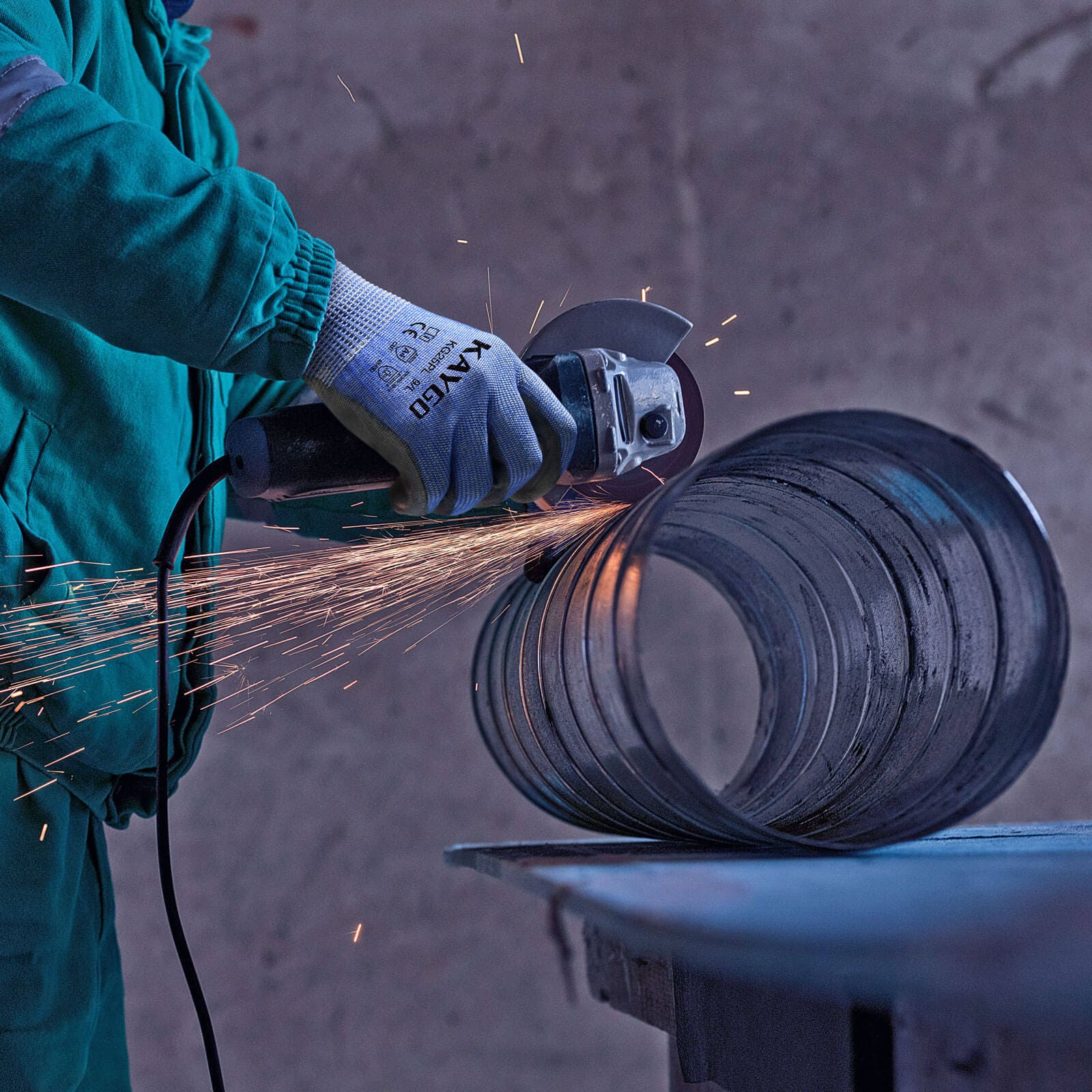 A4 Cut Resistant Gloves with PU Coated Smooth Grip on Palm & Fingers